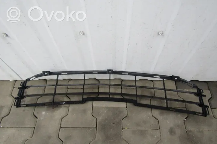 Toyota Previa (XR10, XR20) I Grille inférieure de pare-chocs avant 53112-28210