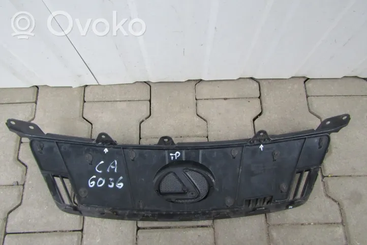 Lexus IS 220D-250-350 Передняя решётка 53155-53070