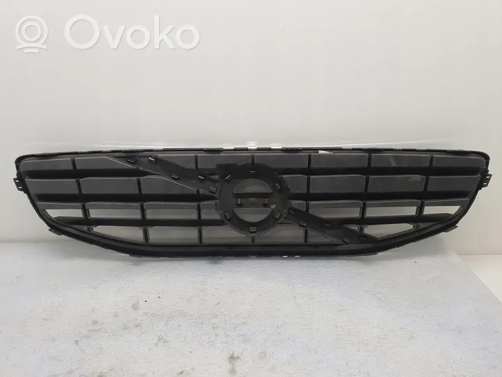 Volvo S60 Grotelės priekinės 