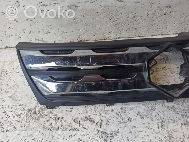 Suzuki Vitara (LY) Grille calandre supérieure de pare-chocs avant 72121-54P0