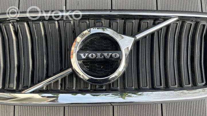 Volvo V60 Etupuskurin ylempi jäähdytinsäleikkö 31479289