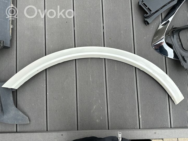 Mercedes-Benz GLE (W166 - C292) Listwa błotnika przedniego a1668848622