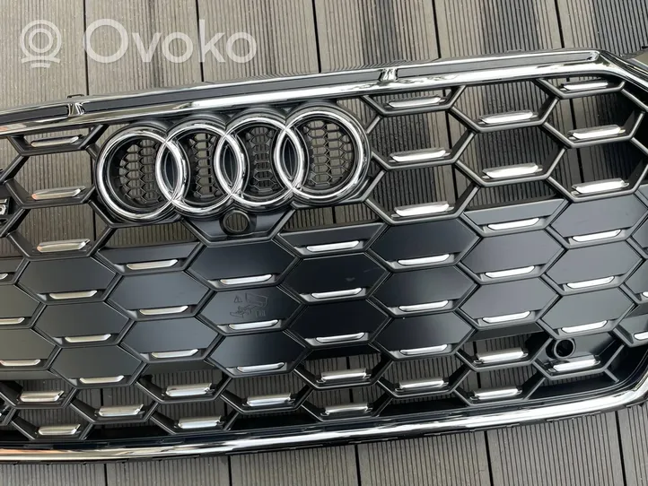 Audi RS5 Etupuskurin ylempi jäähdytinsäleikkö 8W6853651BQ