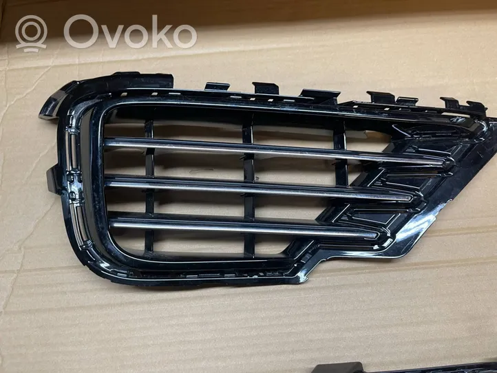 Volkswagen Touareg II Grille antibrouillard avant 7P6853666G