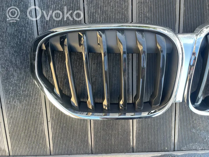 BMW X1 F48 F49 Atrapa chłodnicy / Grill 8493450