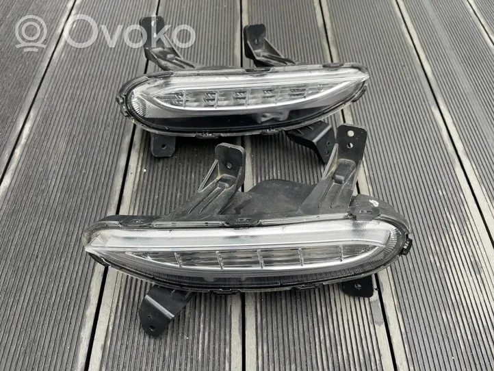 Hyundai i30 Faro diurno con luce led 92207S0