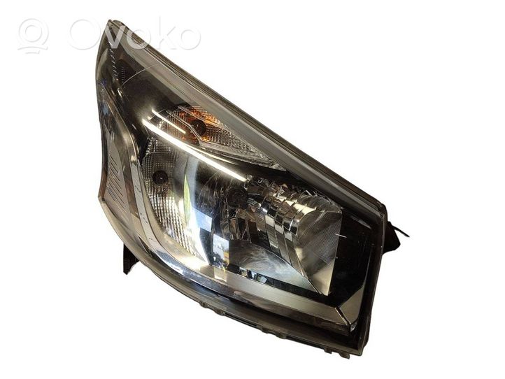 Renault Trafic III (X82) Lampa przednia 260109424R