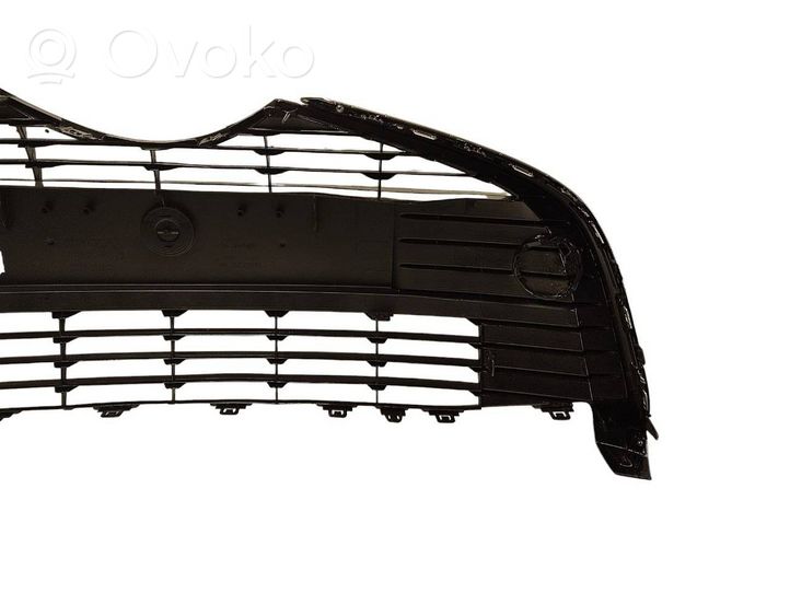 Toyota Yaris Grille calandre supérieure de pare-chocs avant 531020D030