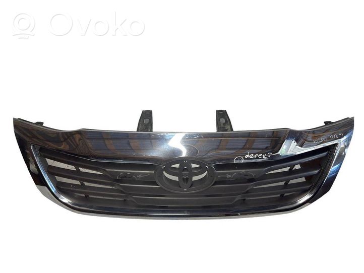 Toyota Hilux (AN10, AN20, AN30) Grille calandre supérieure de pare-chocs avant 531110K480