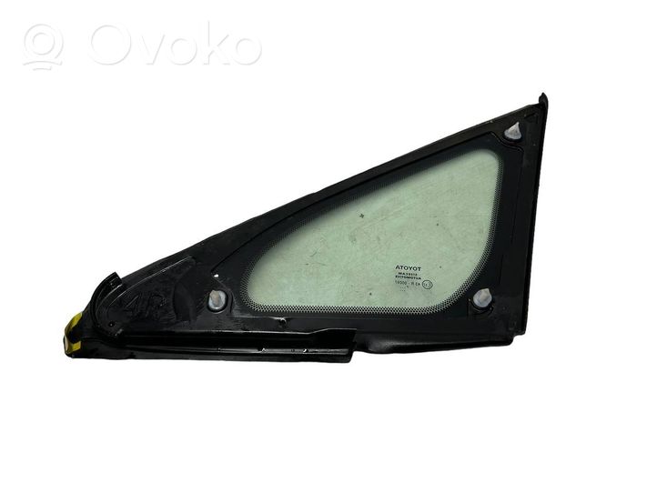 Toyota Verso Finestrino/vetro triangolo anteriore 621100F010