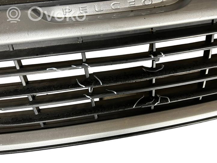 Peugeot Boxer Maskownica / Grill / Atrapa górna chłodnicy 1314847070