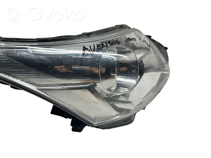 Toyota Avensis T270 Lampa przednia 8112605310