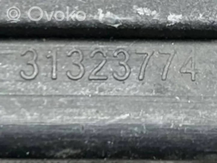 Volvo XC60 Grotelės apatinės (trijų dalių) 31323774