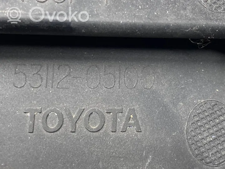 Toyota Avensis T270 Rejilla inferior del parachoques delantero 5311205100