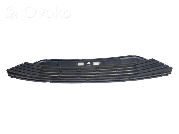 Toyota Avensis T270 Front bumper lower grill 5311205090