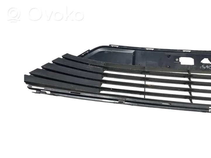 Toyota Avensis T270 Front bumper lower grill 5311205090