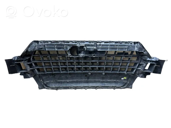 Audi Q7 4M Rejilla superior del radiador del parachoques delantero 4M0853651F