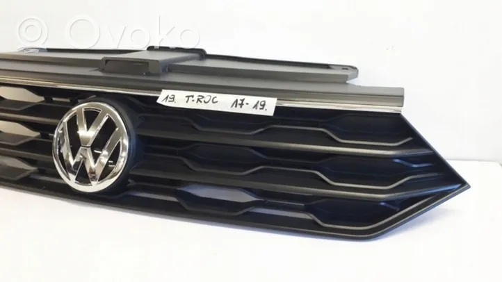 Volkswagen T-Roc Maskownica / Grill / Atrapa górna chłodnicy 