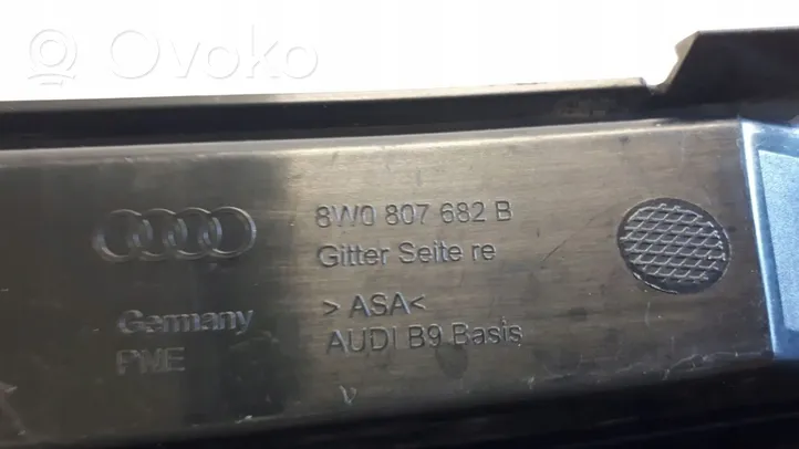 Audi A4 S4 B9 Kratka dolna zderzaka przedniego 8W0807682