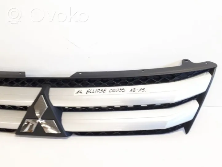 Mitsubishi Eclipse Cross Grille calandre supérieure de pare-chocs avant 