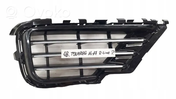 Volkswagen Touareg II Mascherina/griglia fendinebbia anteriore 7P6853666