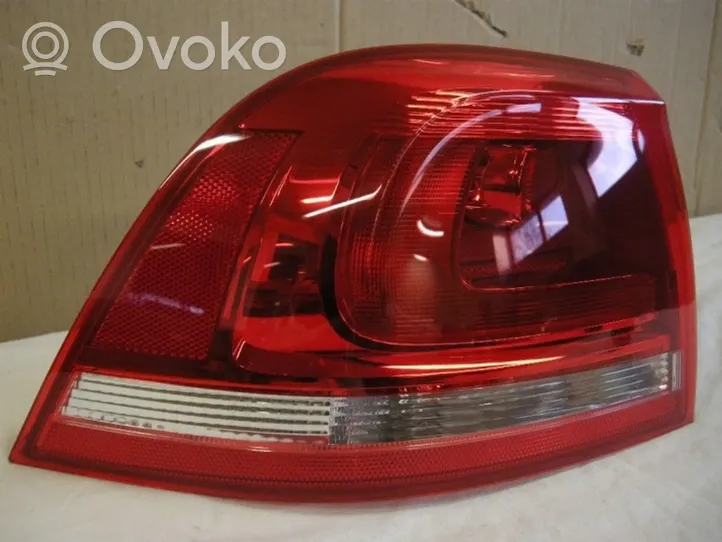 Volkswagen Touareg II Lampa tylna 7P6945095D