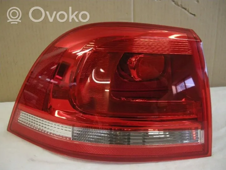 Volkswagen Touareg II Lampa tylna 7P6945095D