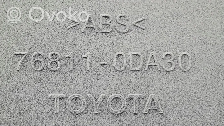 Toyota Yaris Garniture de hayon 768110DA30