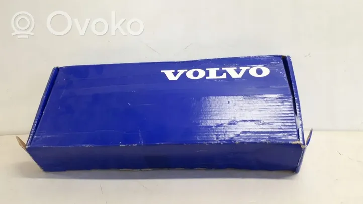 Volvo XC90 Etupuskurin alempi jäähdytinsäleikkö 