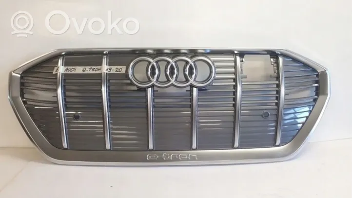 Audi e-tron Maskownica / Grill / Atrapa górna chłodnicy 