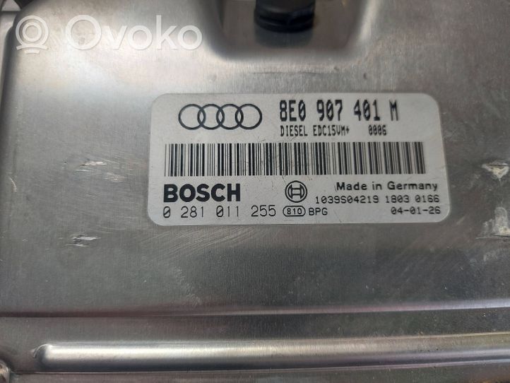 Audi A4 S4 B6 8E 8H Moottorin ohjainlaite/moduuli 8E0907401M