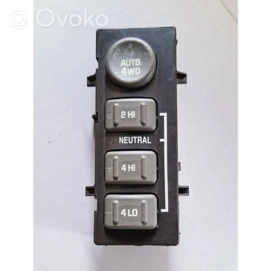 Chevrolet Silverado Differential lock switch 15709327