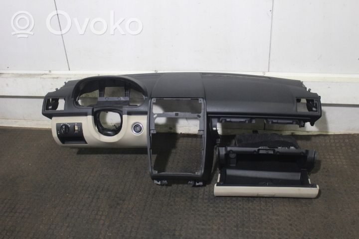 Mercedes-Benz A W169 Deska rozdzielcza A16968007