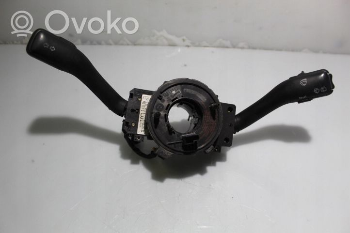 Seat Leon (1M) Leva/interruttore dell’indicatore di direzione e tergicristallo 4B0953503