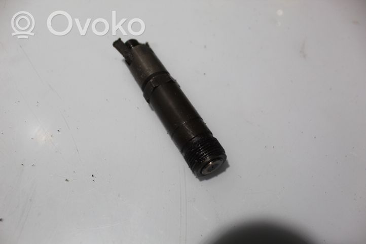 Mercedes-Benz E W210 Injecteur de carburant 0000101051