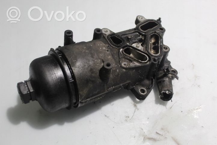 Volvo C30 Oil filter mounting bracket 