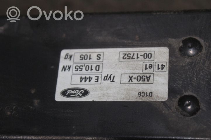 Ford Kuga I Poutre de soutien de pare-chocs arrière 01053251000