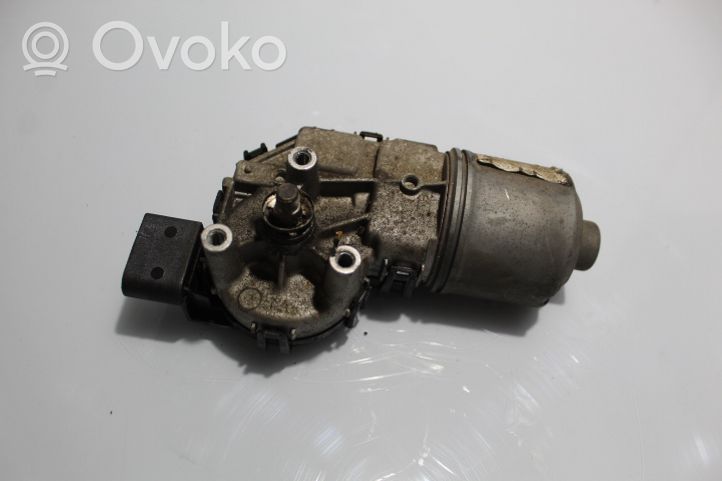 Volkswagen PASSAT B5.5 Wiper motor 0390241505
