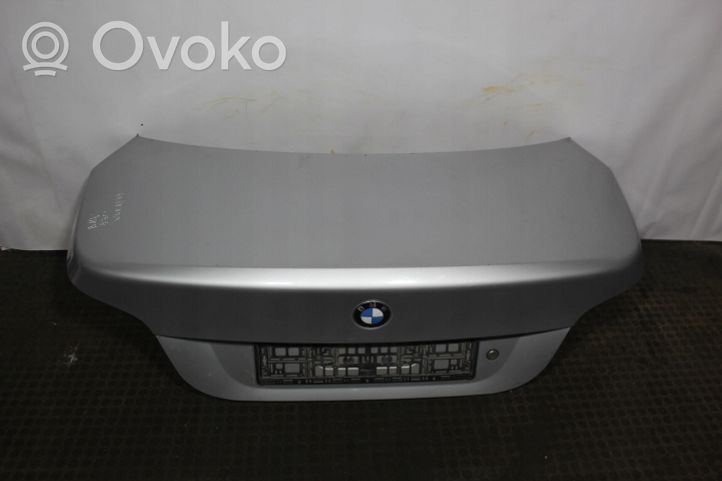 BMW 5 E60 E61 Lava-auton perälauta 