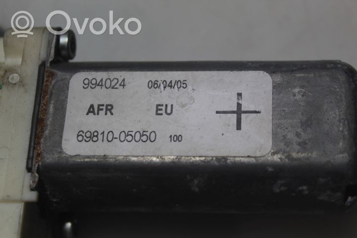 Toyota Avensis T250 Etuikkunan nostomekanismi ilman moottoria 6981005050