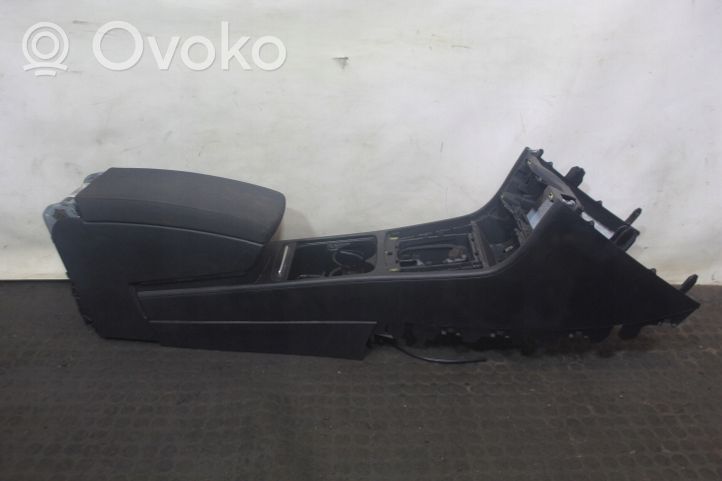 Volkswagen PASSAT B7 Center console 