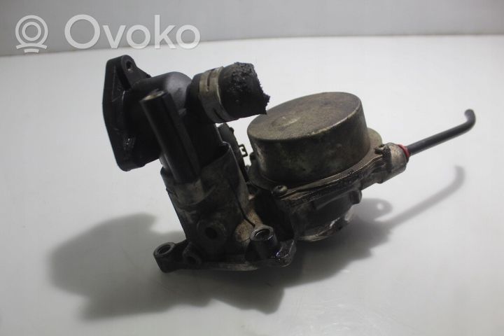 Ford Mondeo Mk III Vacuum pump 