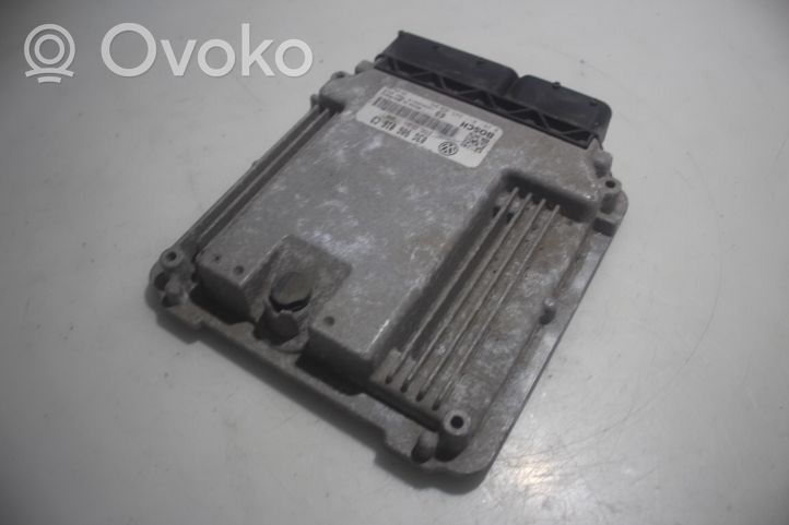 Volkswagen Touran I Unité de commande, module ECU de moteur 0281011945