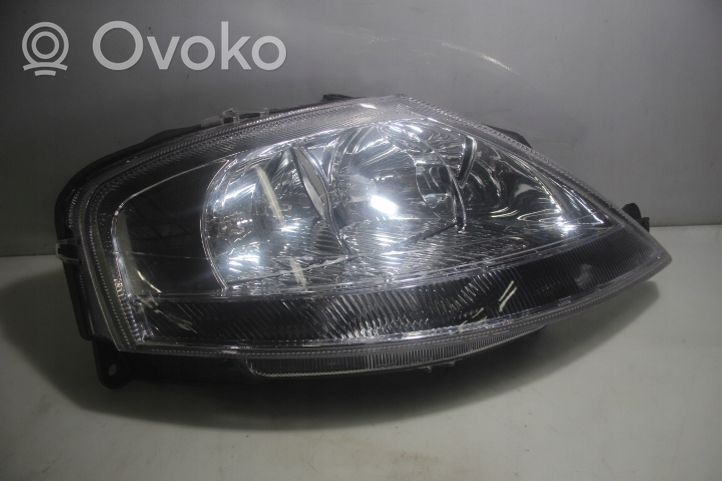 Citroen C3 Lampa przednia 02142210