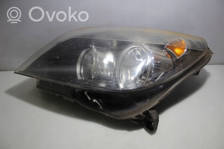 Opel Astra H Lampa przednia 