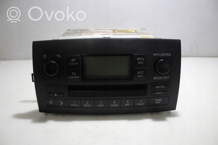 Toyota Corolla Verso E121 Konsola środkowa / Radio / GPS 