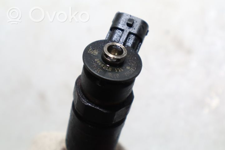 Peugeot 206+ Injecteur de carburant 0445110135