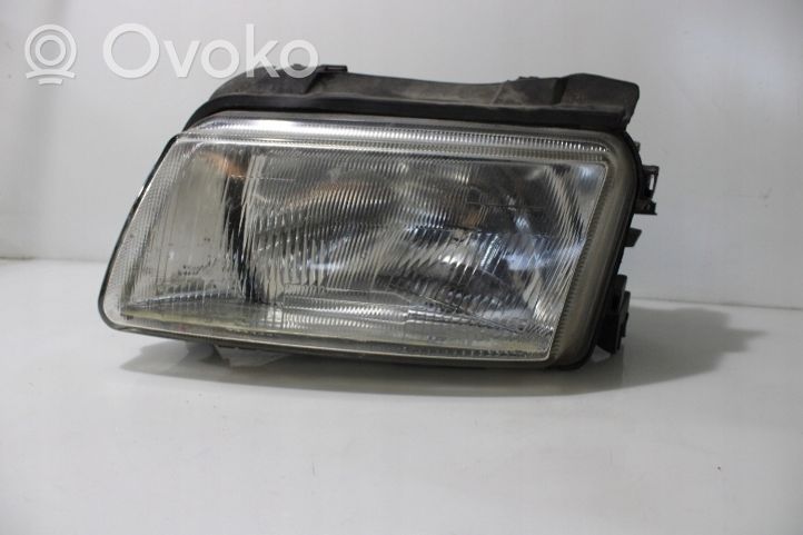 Audi A4 S4 B5 8D Lampa przednia 08-441-1124L