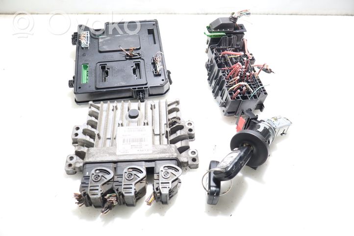 Renault Fluence Komputer / Sterownik ECU silnika 