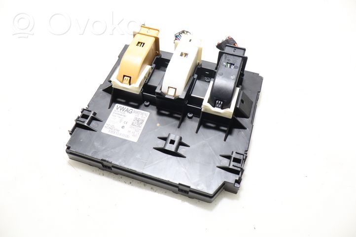 Volkswagen Jetta VI Central body control module 